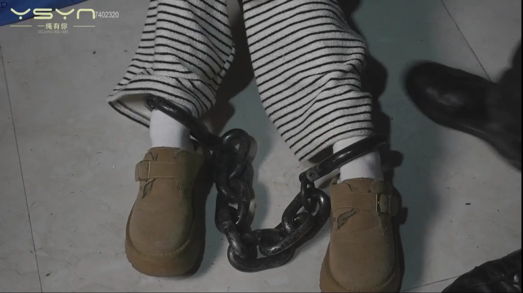 【雪域女死囚】被包养的女经理因伤人入监审讯惩罚判决临刑前模拟捆绑驷马后雪地五花大绑-12