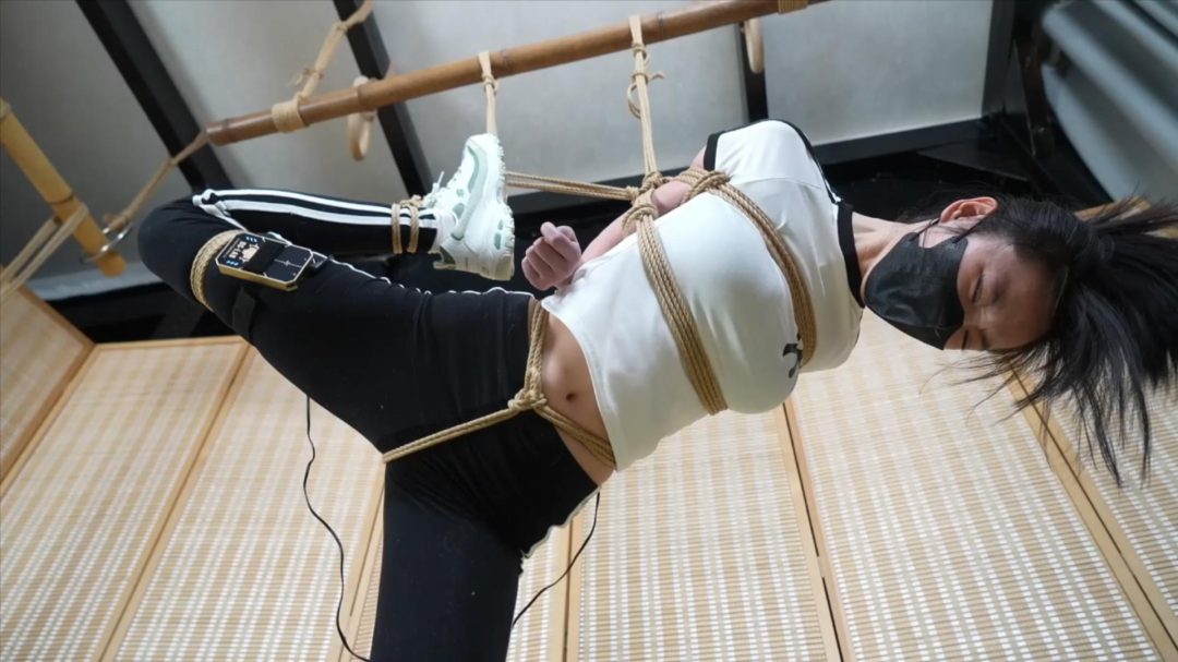 嗷嗷-运动服，多场景折磨虐待，电击掰腿不停-8