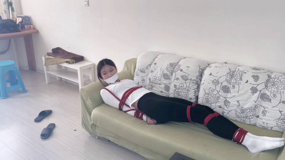 婉儿第一次体验紧缚-3