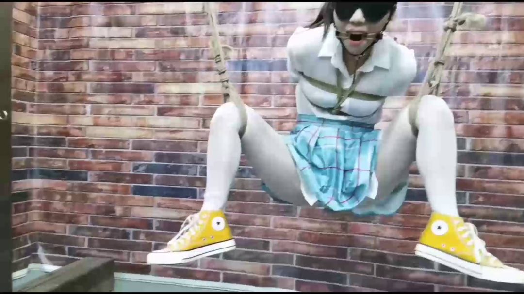 三个男S和一个女M 吊缚鞭打电击-2