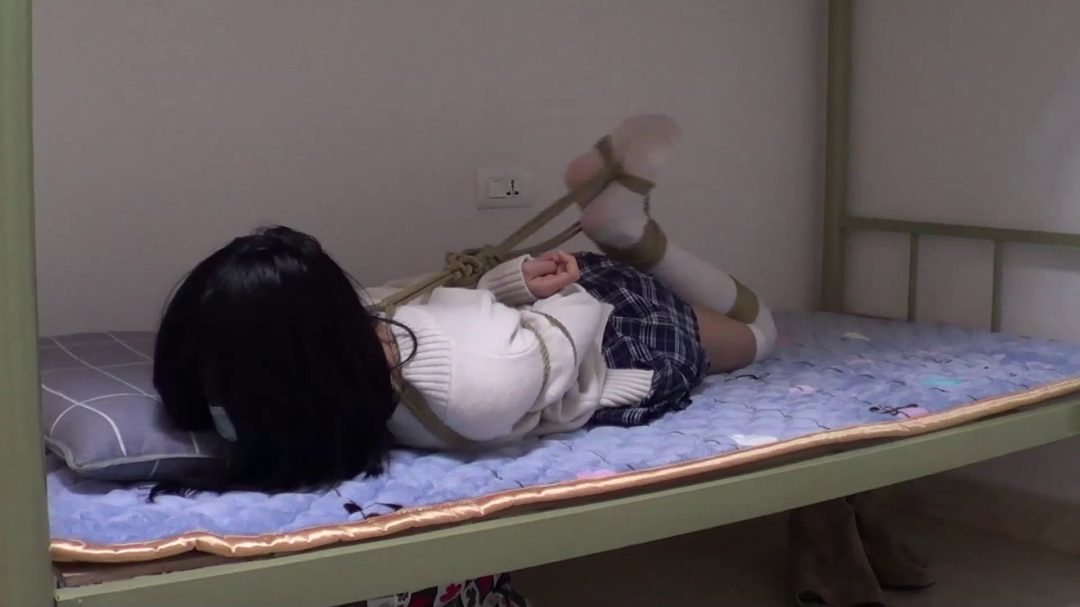 红豆 简单粗暴的 白丝JK 驷马挣扎-8