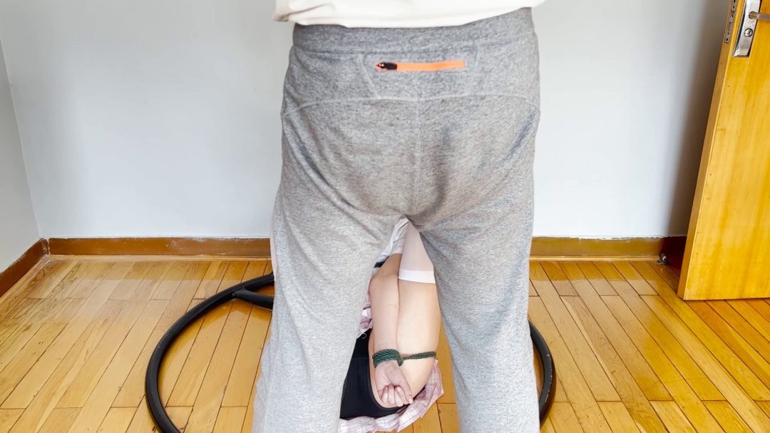 超紧达摩吊缚 非常无助的挣扎-5