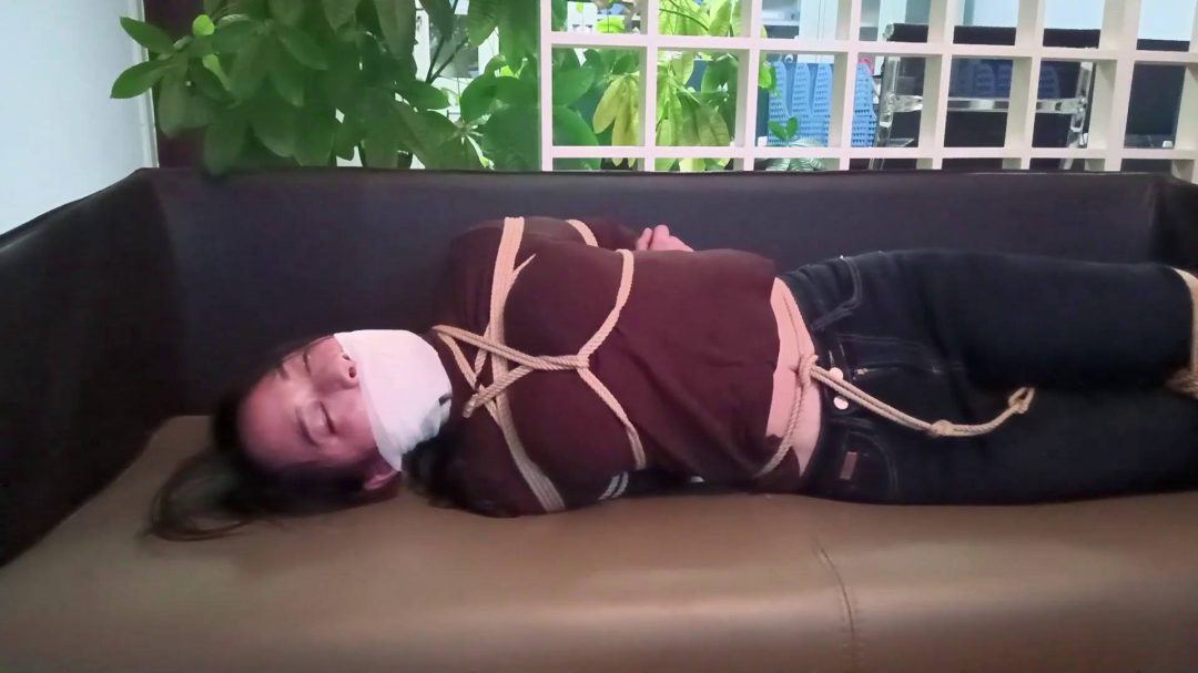 勤劳主妇汐汐03 肌肉贴多重缠裹封嘴驷马-7