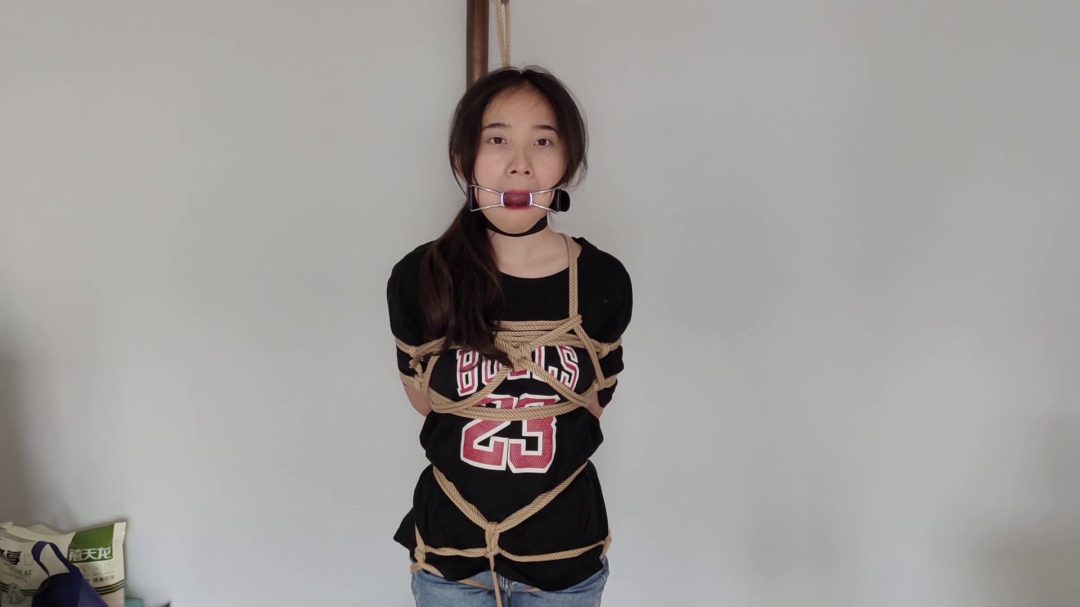 小夏小舔犬登场 口环鼻钩，麻花腿立式紧缚-4