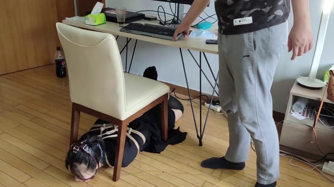 jk真真 驷马椅下弃置 堵嘴 口水-8