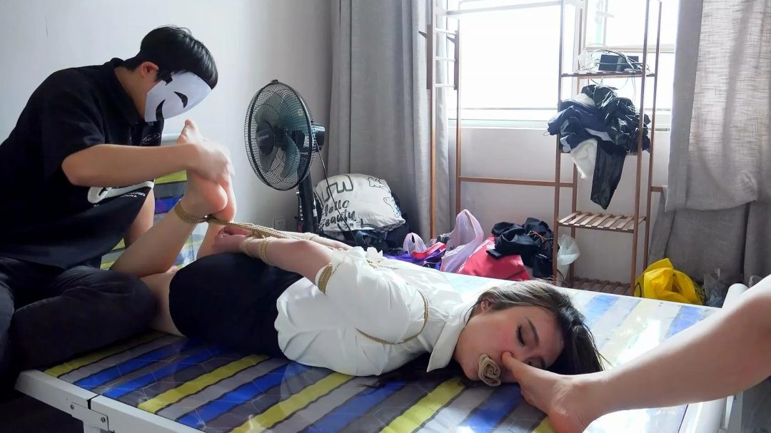 TK折磨的塑料姐妹花 直臂挠脚TK原味堵嘴-4