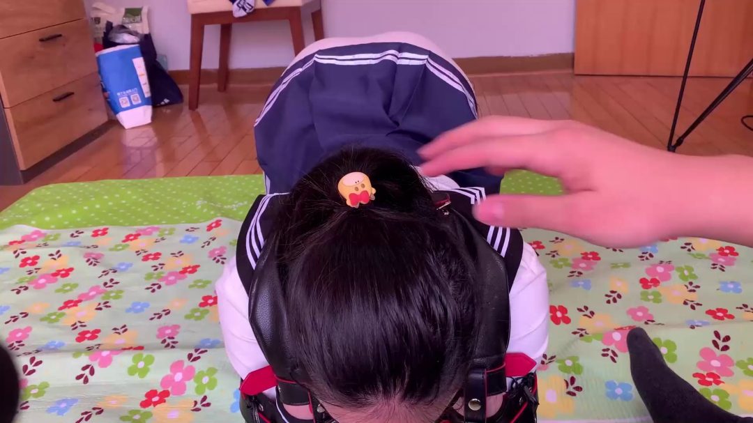 人形犬调教实录，牵引胯下爬行，椅下玩舌sptk踩踏-4