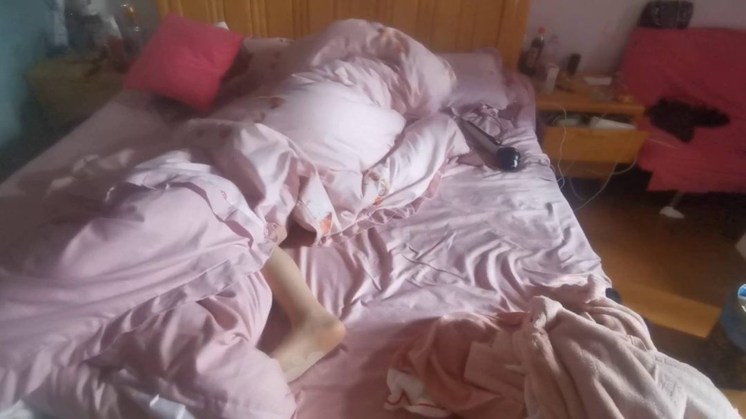 起床的正确叫醒方式（肉丝高跟蕾丝小白裙驷马挣扎）-1