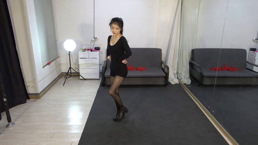 小狐狸绳艺舞蹈-2