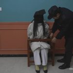 漂亮女大学生梓瑶因恨连伤三人被捕后拒不交代被一番惩罚后供认不讳判处死刑劳改劳动