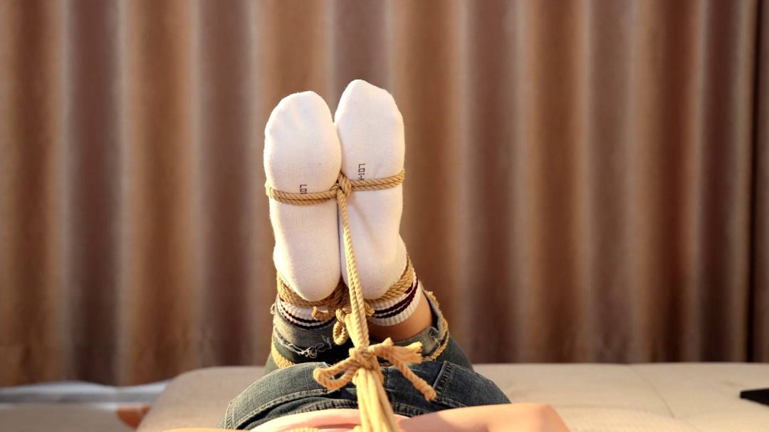 眼镜学姐文静裤捆绑游戏第三季-7