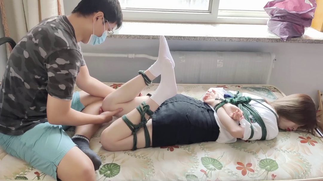 丹丹的超紧驷马初绑放置，肤白貌美，模特身材-4