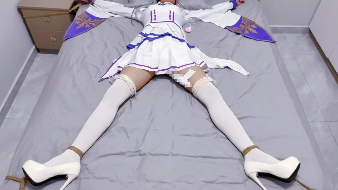 《路崽子历险记》-艾米莉亚cos+椅子缚+日式紧缚+并腿缚+口球+鞭打+脑后反绑+电击+蟹缚M开腿+棒棒刺激+大字捆绑+td震胸+放置等等-8