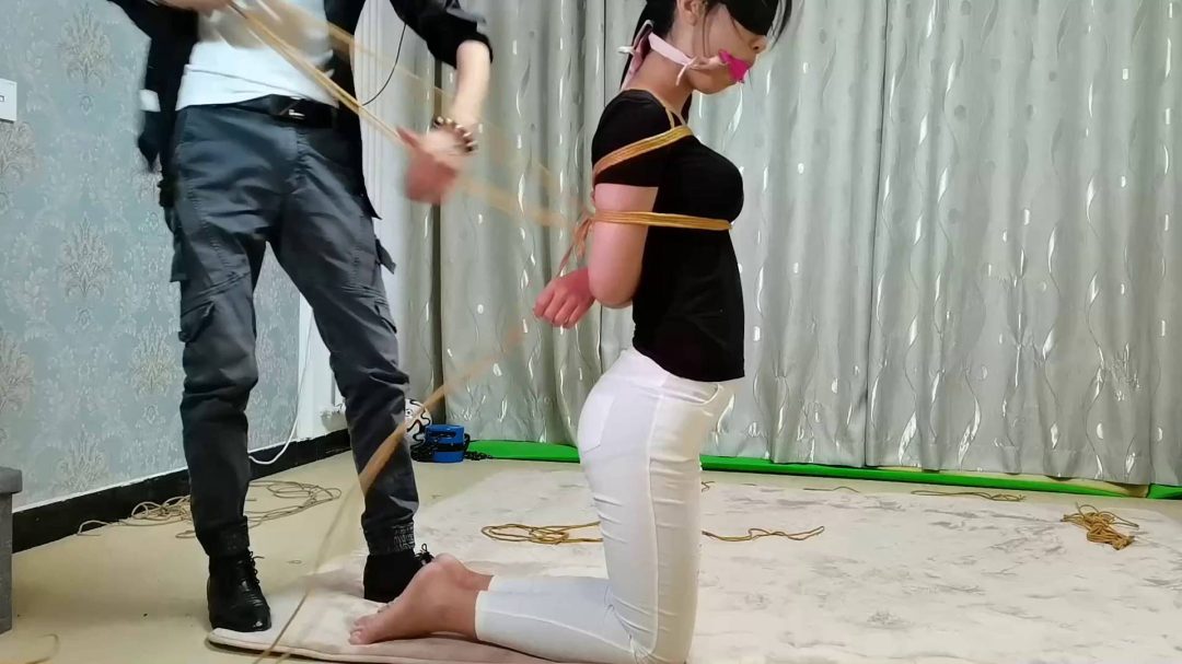 学妹欣然 超大口球极限驷马紧缚 小奴养成记-8