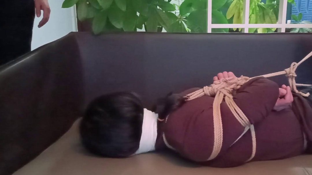 勤劳主妇汐汐03 肌肉贴多重缠裹封嘴驷马-3