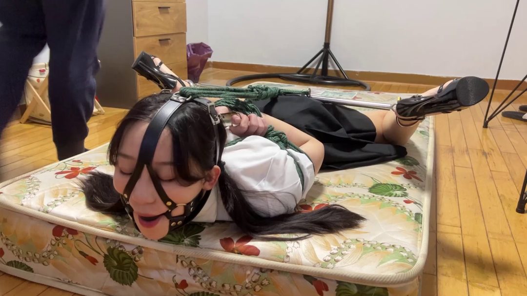 大长腿炮架驷马 行刑式捆绑-4