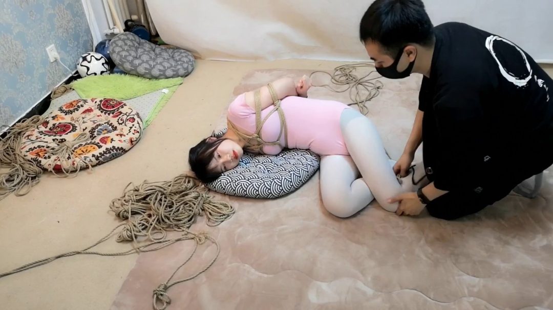 麻绳勒嘴的小美女 诗园-2