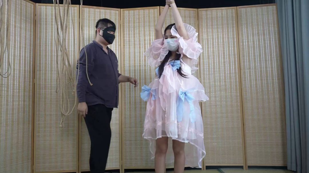 小轩-Lolita体验TK，被迫穿内衣，遭遇咸猪手！-2