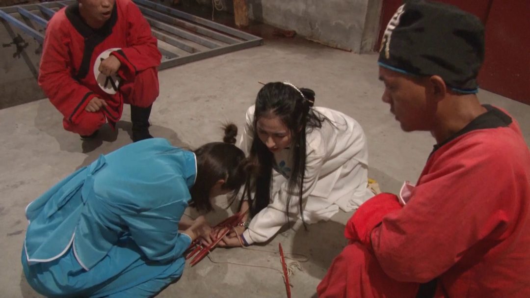 苏三过堂拶指-5