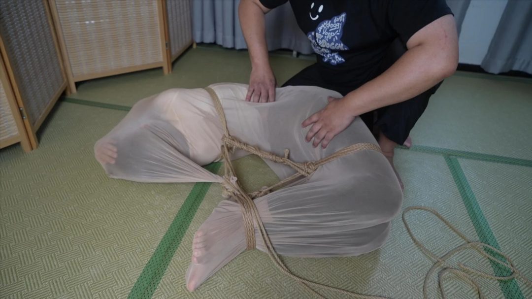 小0-空中瑜伽网纱能玩出什么驷马效果？-4