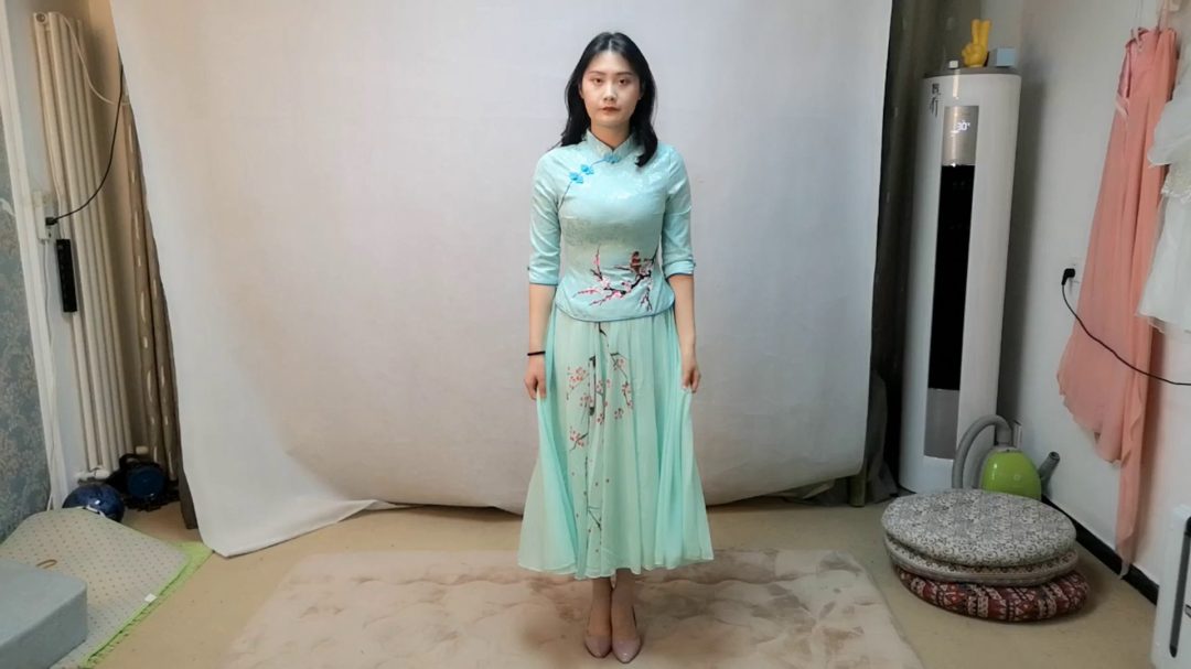 林秋初试镜 丰满异常专业模特 古装套裙捆绑-1