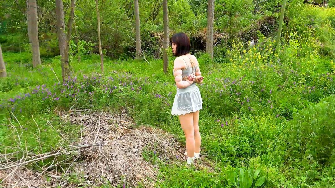 叶子 户外 五花 虫子飞进PP了-9