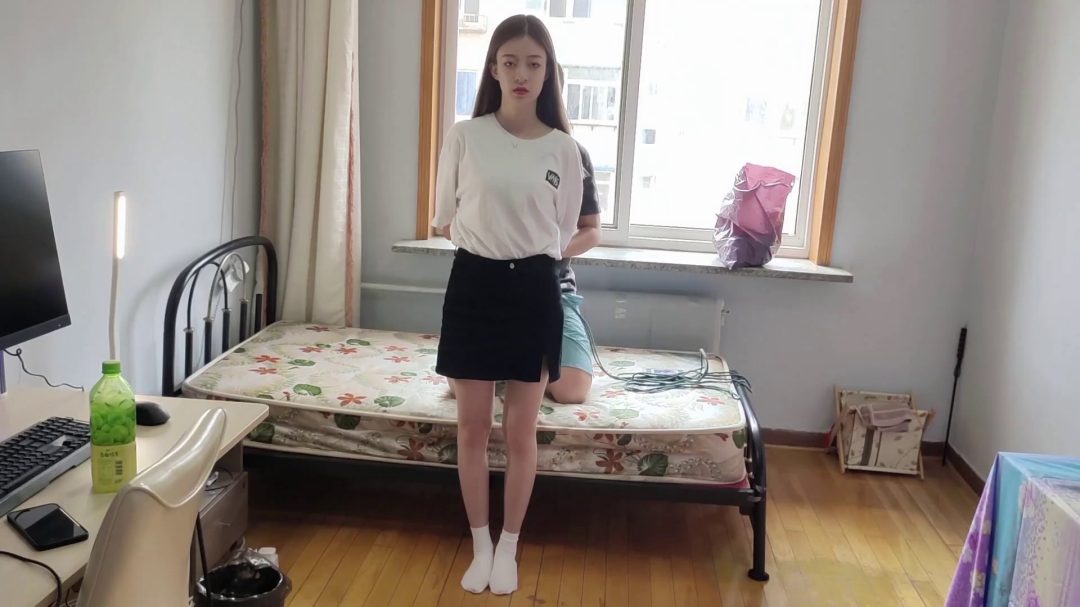 丹丹的超紧驷马初绑放置，肤白貌美，模特身材-1