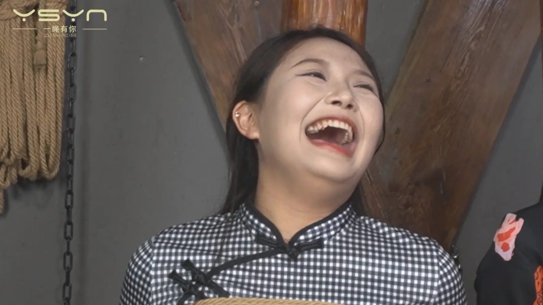 旗袍女烈【绞刑架下姐妹花】挣扎惨死在绞刑架下的漂亮姐妹花江鑫柳依最终闭上双目-9