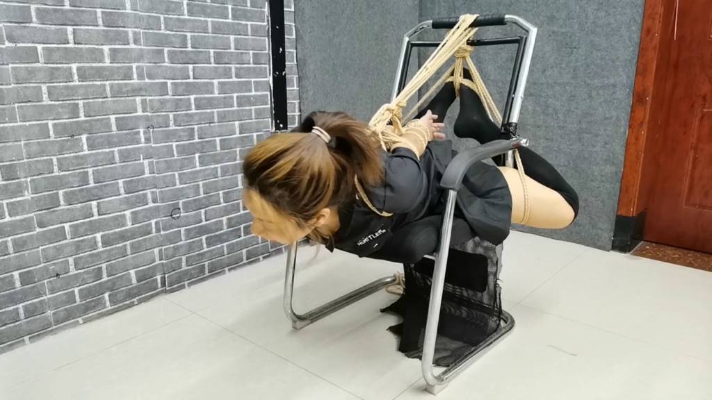 云儿椅子驷马紧缚 肛勾 蒙眼 口球 TK 鞭打-2