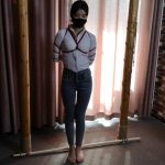 杨蕊 牛仔裤 红绳五花 难受的姿势