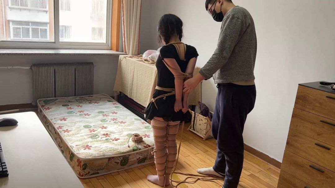 白丝舞蹈服美少女，极限并肘蛇缚驷马-3