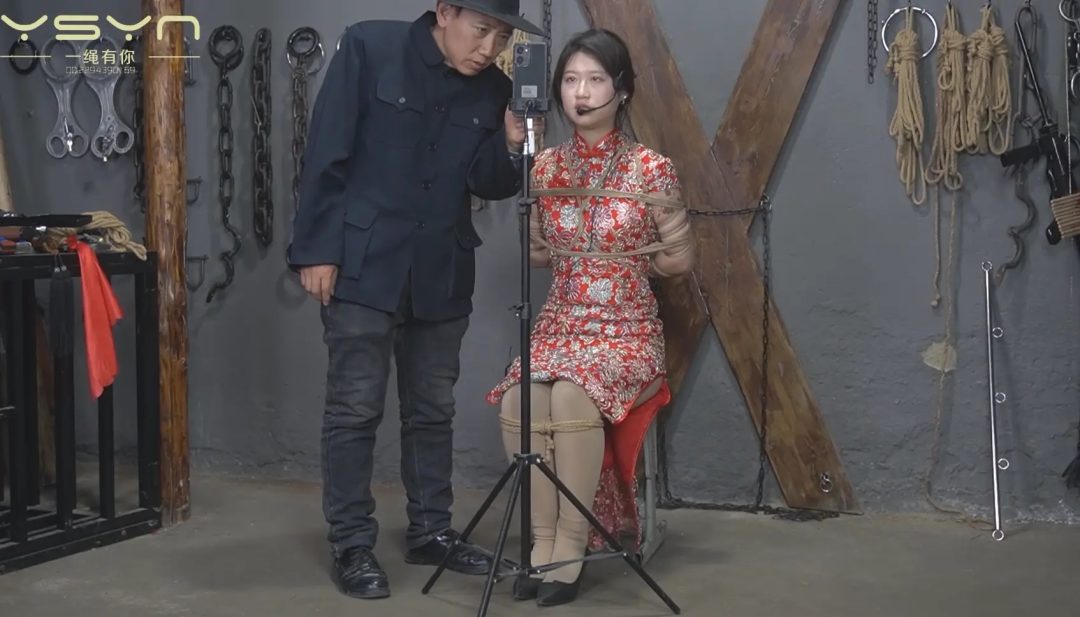 【劫持的新娘】特殊爱好的劫匪绑架新娘用绳子各种绑让其唱歌满足自己-6