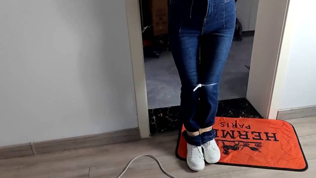 妞妞小白鞋牛仔裤第一季-6