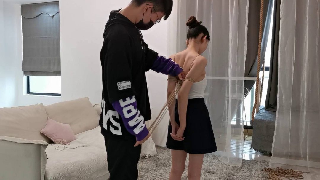 定拍美女果果直臂驷马口球堵嘴-1