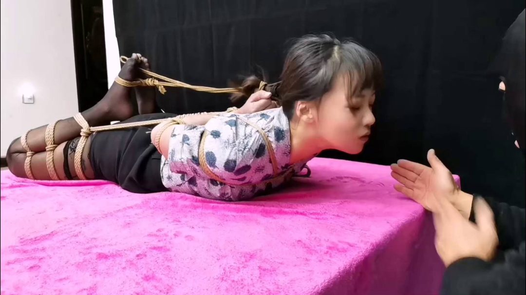 悦儿后手观音驷马 重度耳光 鞭打 sp-3