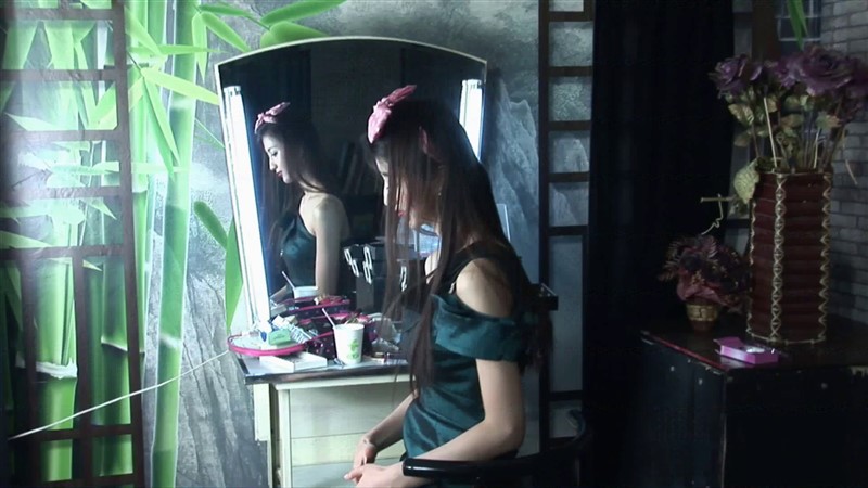 燕子的丝足诱惑 美腿丝足服侍诱惑舞姿-2