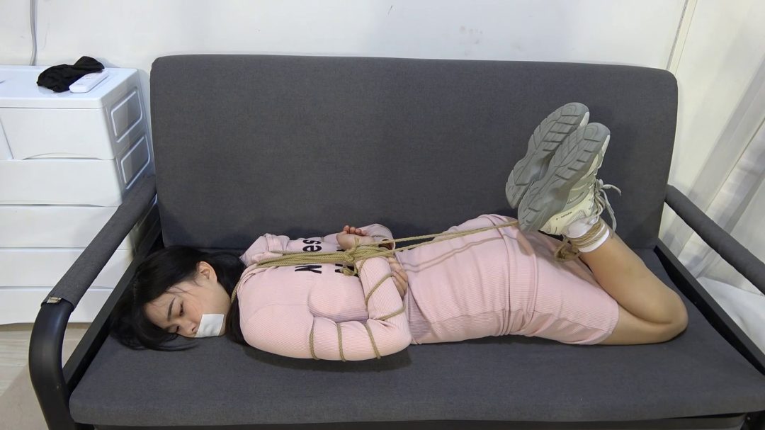 阿荣粉色卫衣裙-8