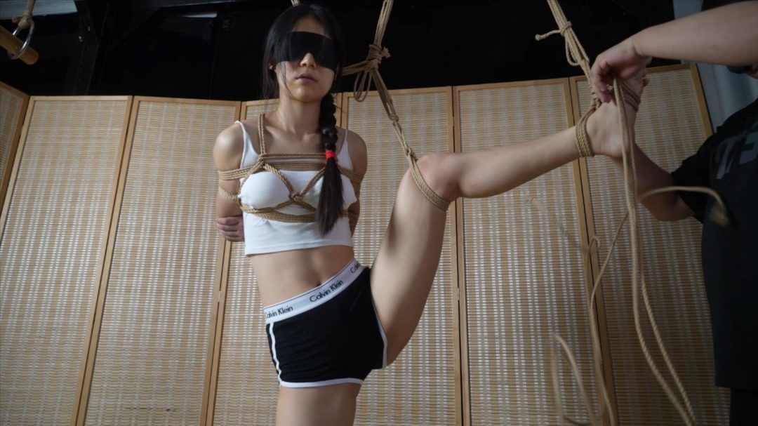 舞蹈生，单脚吊缚+驷马，开口器放置-10