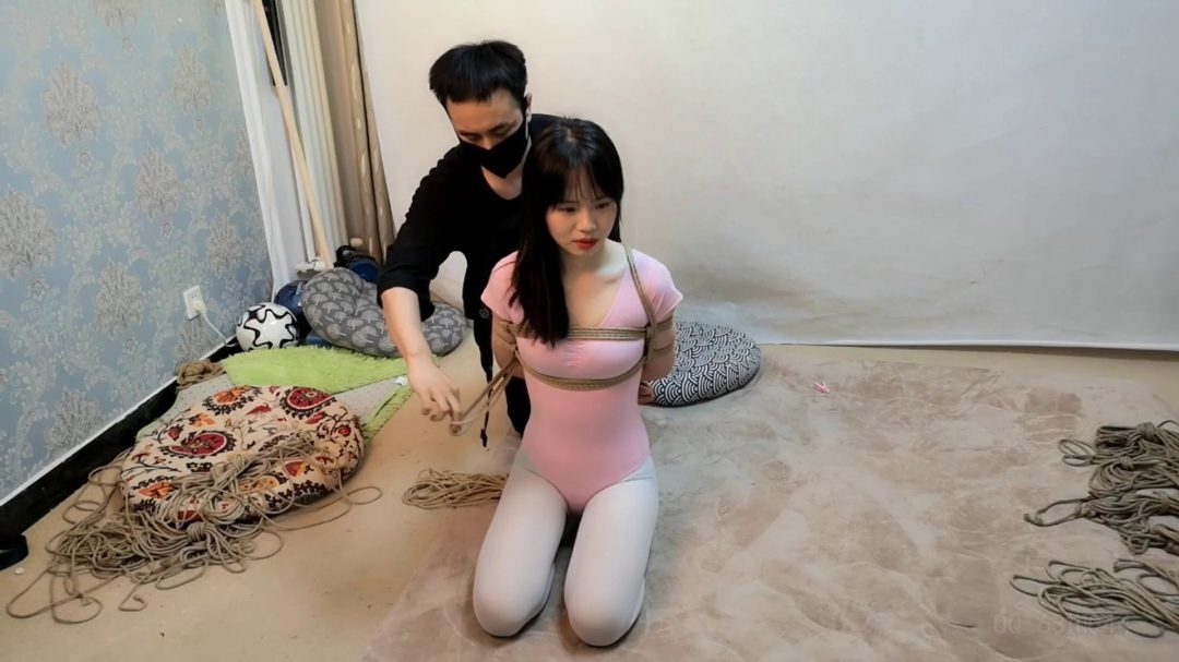 诗园粉色体操服 凌空悬吊-2