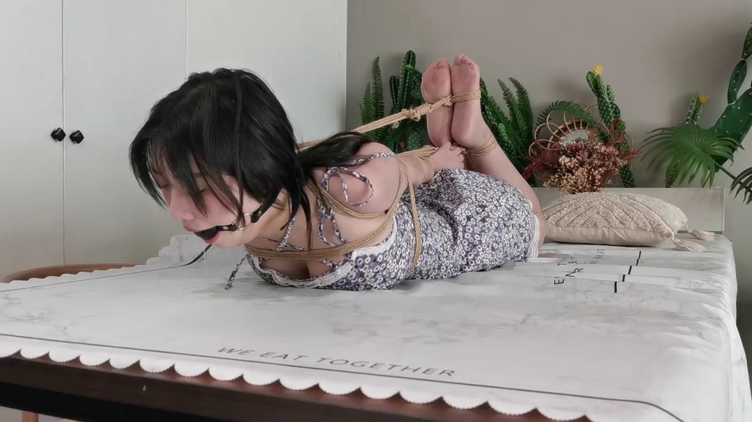 尤涵碎花吊带裙直臂驷马真实放置-6