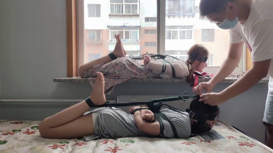 心叶和玉露的双人连头驷马放置tk游戏，马具口球牢牢堵嘴-7