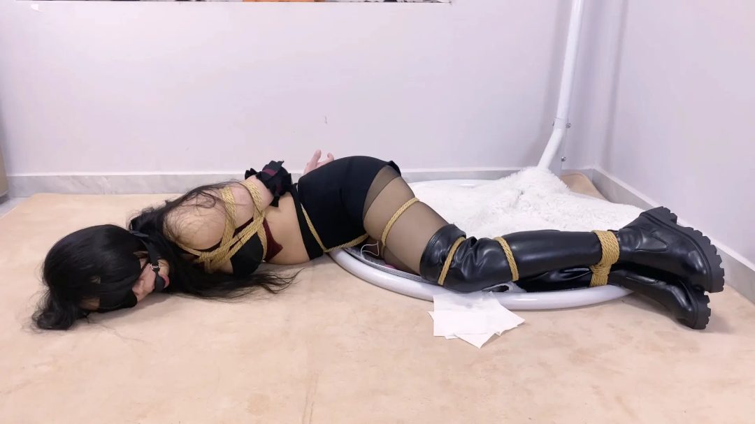 《路崽日记》-虐嘴特辑+日式紧缚+胸缚+股绳+并腿捆+口球站立放置+跪缚+开口器+干呕口-12