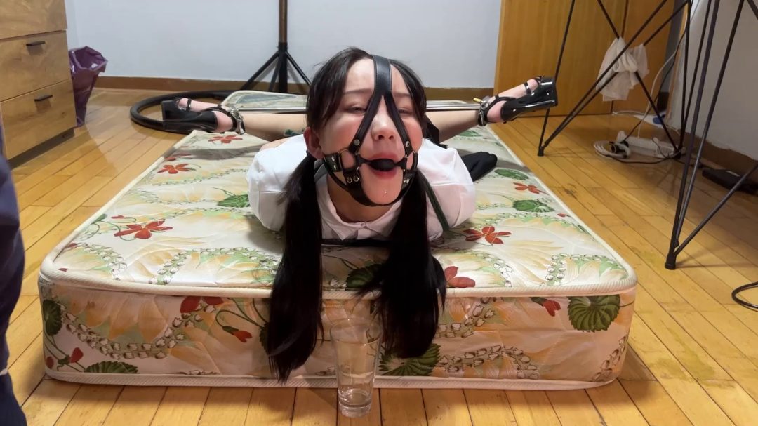 大长腿炮架驷马 行刑式捆绑-6