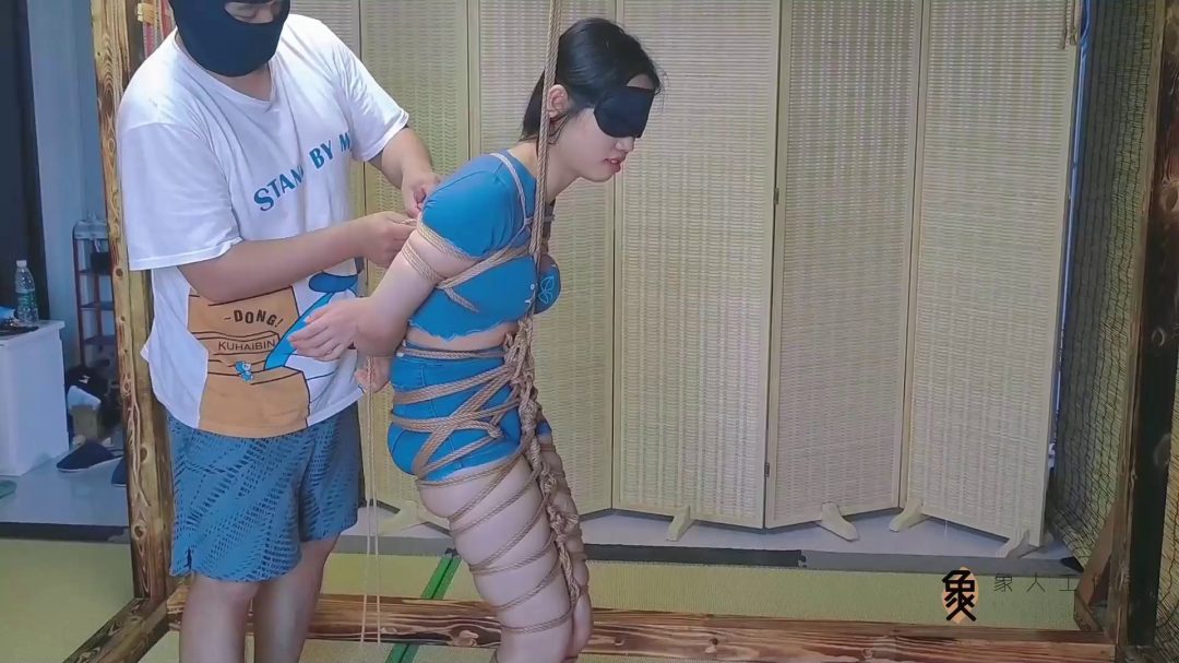 定拍小直臂分腿极限驷马丝袜堵嘴+日式蛇缚倒吊驷马扯指-8