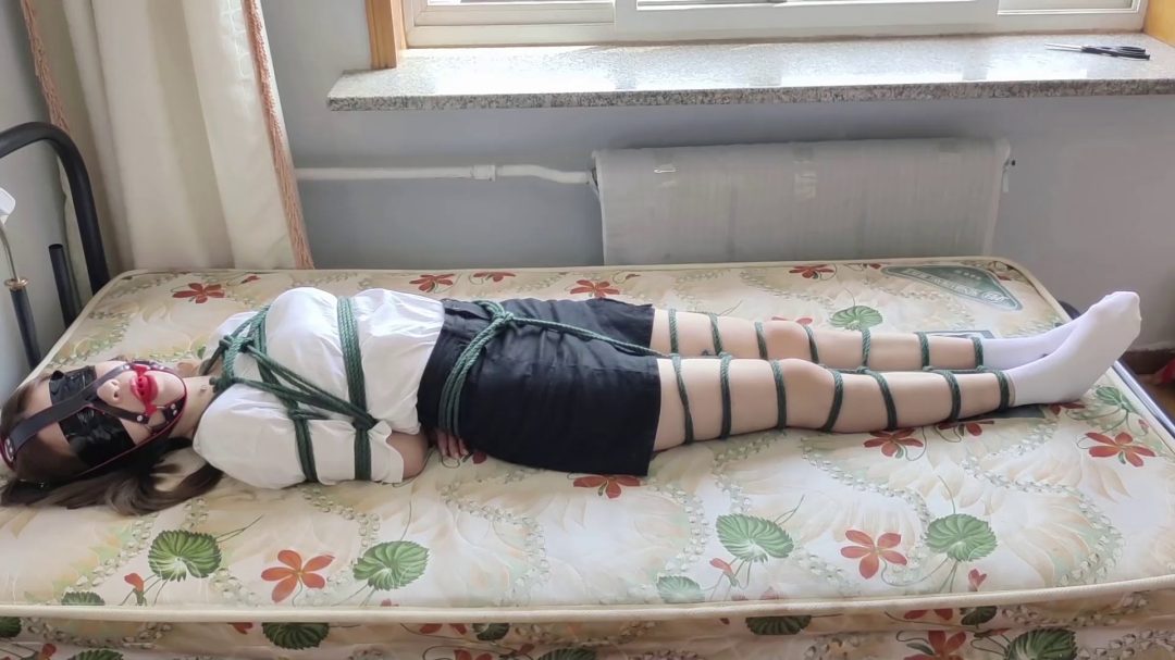 假装外出的弃置实验，大长腿丹丹蛇缚，口球堵嘴真实求救-8