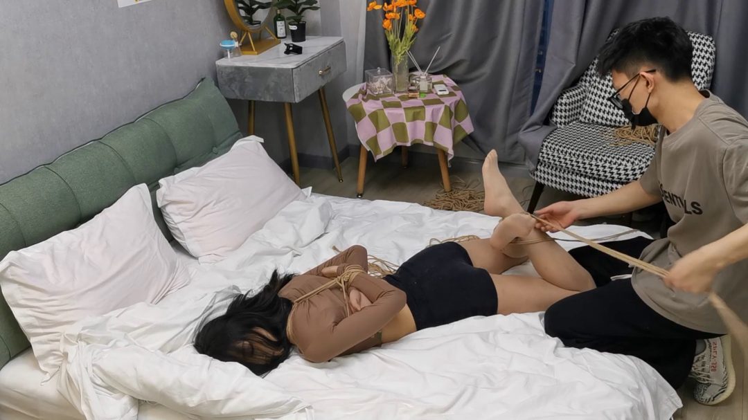 于惠和小文 捆绑逃脱-3