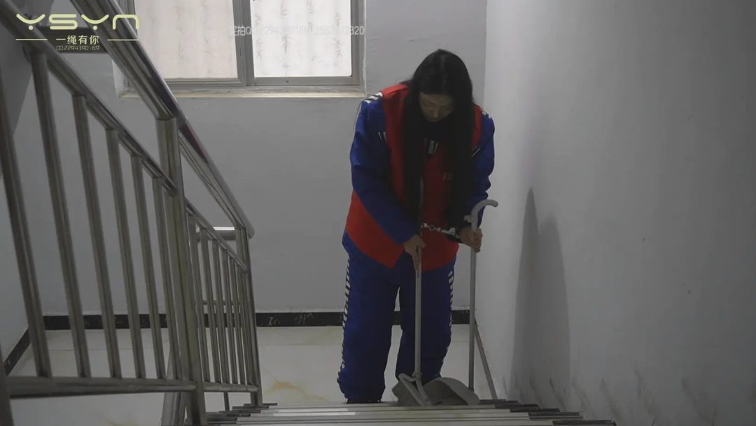 漂亮女大学生梓瑶因恨连伤三人被捕后拒不交代被一番惩罚后供认不讳判处死刑劳改劳动-10