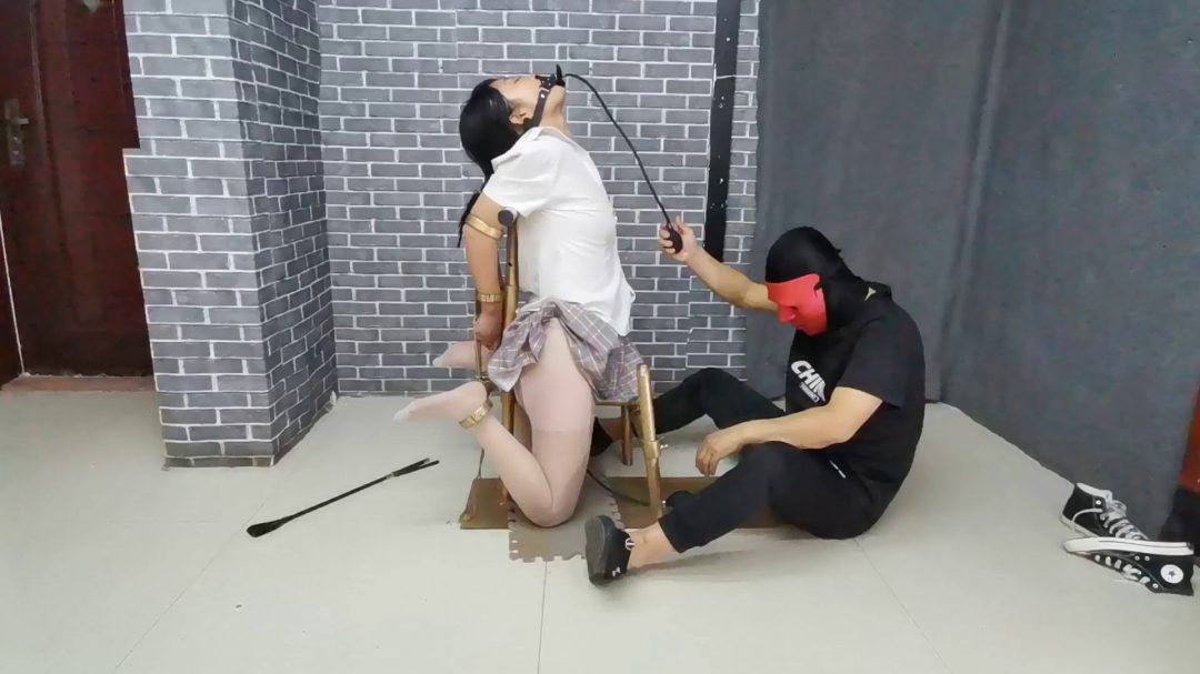 雨菲奴五花大绑绳绳入肉 全程无内欧式k9架禁锢 TK鞭打 充气口塞塞嘴-5