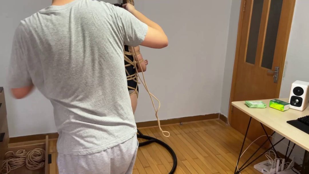 小乔肉丝泳装蛇缚堵嘴超紧悬吊教鞭sp-5