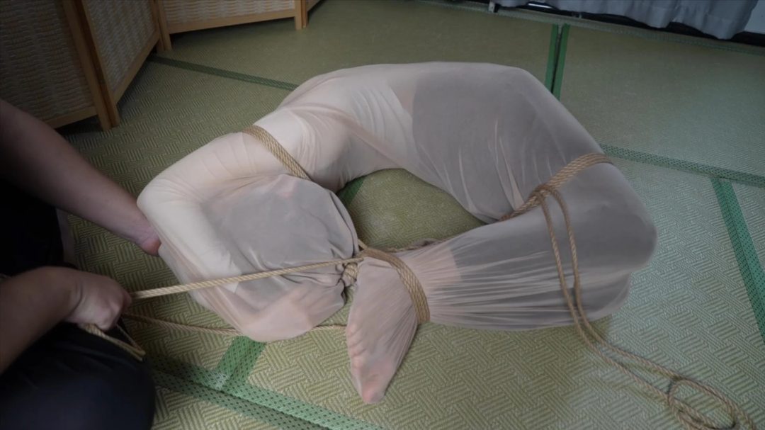 小0-空中瑜伽网纱能玩出什么驷马效果？-1